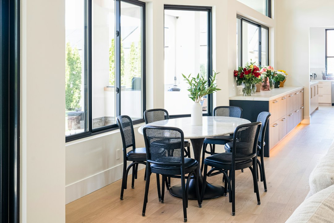 Eettafel voor 8 personen: de juiste afmetingen op een rij