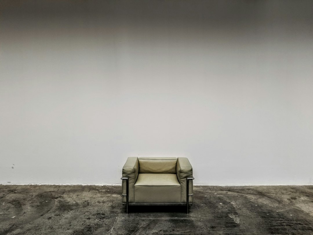 Afmetingen fauteuil: dit zijn de standaardmaten (en hoe je meet)