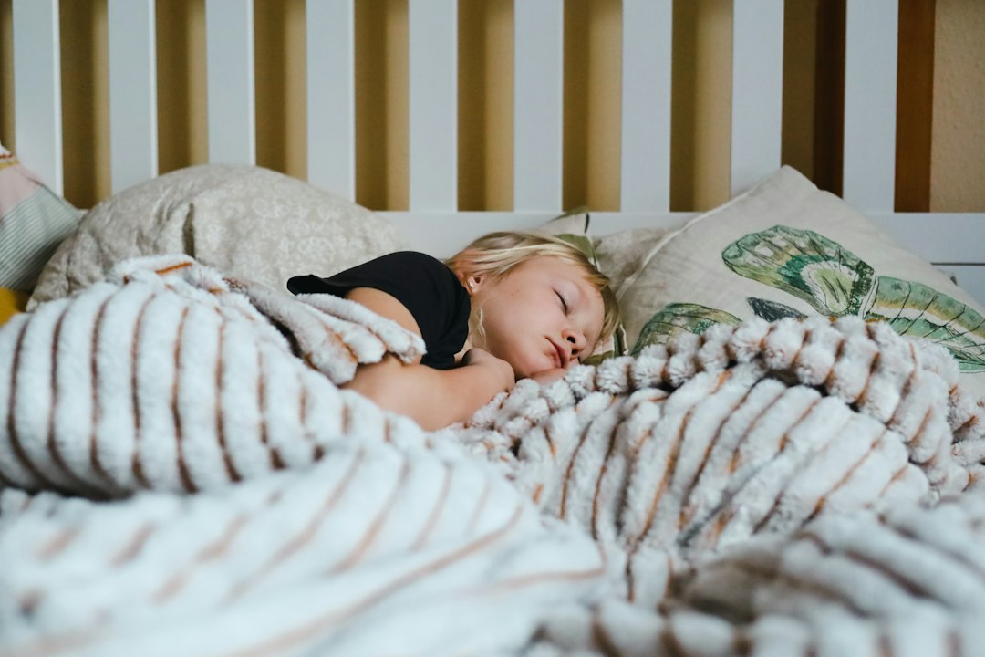 Kinderbed afmetingen: welke maat past bij welke leeftijd?