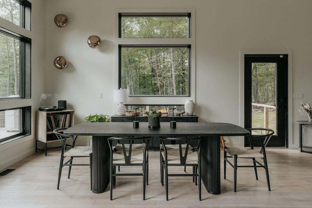 Welke vorm eettafel past bij jouw ruimte en situatie?