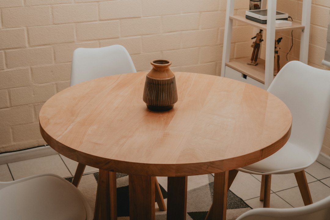 Ronde tafel afmetingen: welke maat past bij hoeveel personen?